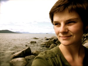 A photo of radical doula Caitlin Caulfield.